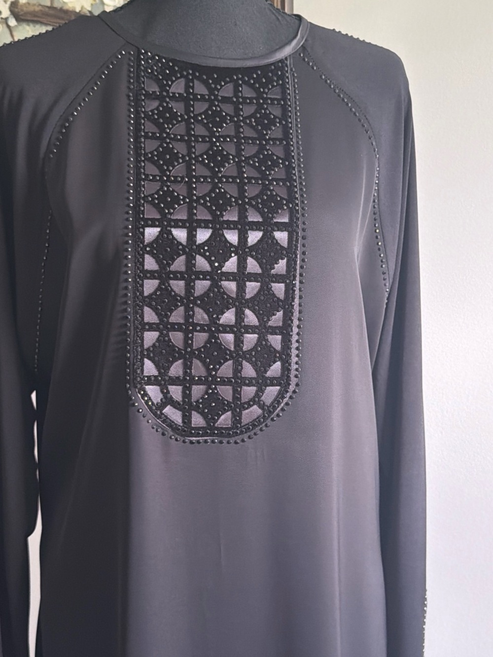 Abaya Black Long Sleeve Tunic with Intricate Front Cutout